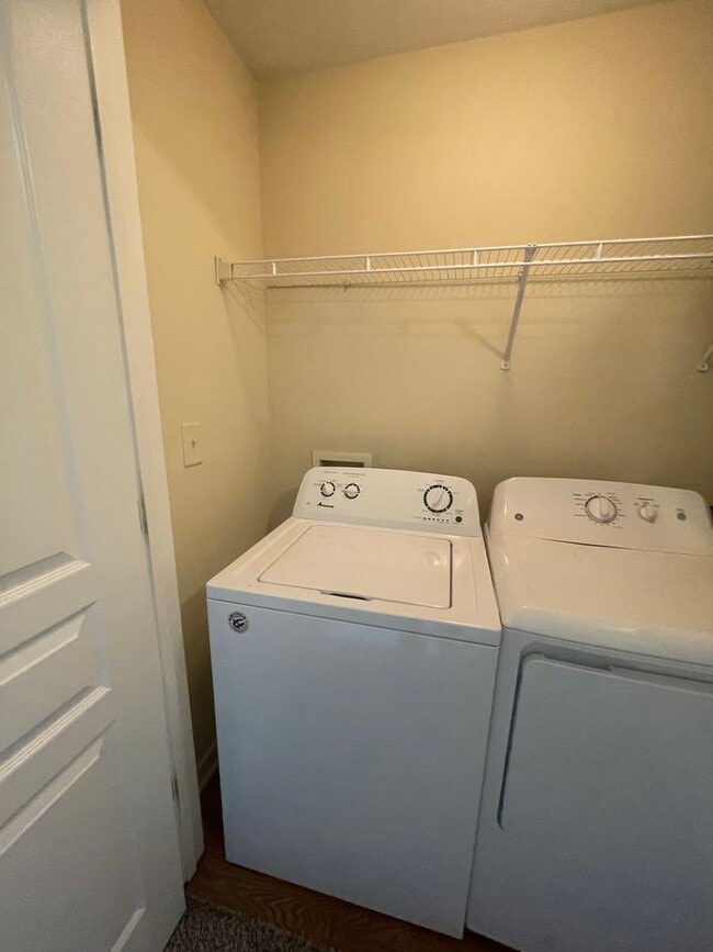 Photo - 17-1728 J&amp;S Unit 17-1728 - C