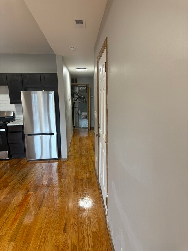 1114 S Albany Ave