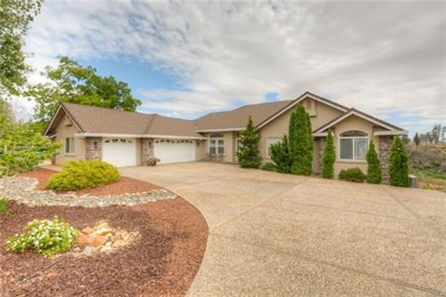 West Side-Rare 3 bed/4 bath home, . Solar ... - West Side-Rare 3 bed/4 bath home, . Solar ...