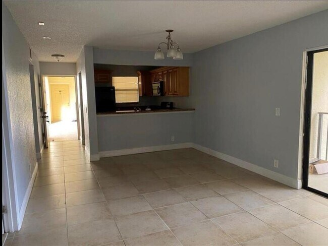 Photo - 1455 Lake Crystal Dr Unit H