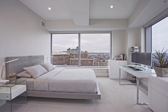 110 Stuart St Unit 18B