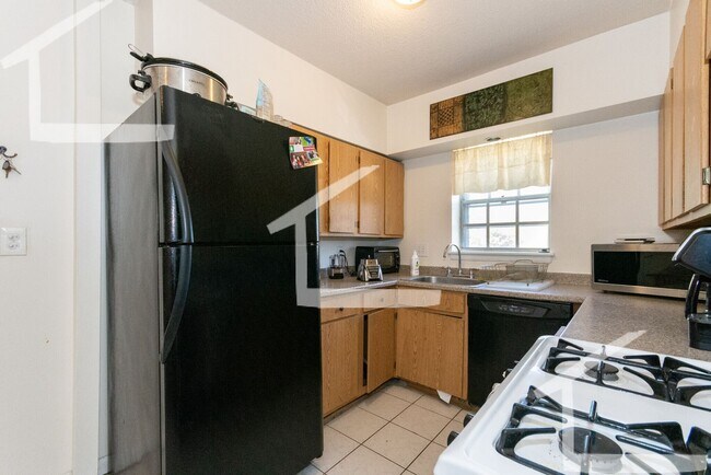 Photo - 3Br/2Bth, Available Sep. 1, 2026. Great for a rommate students. MUST SEE!!
