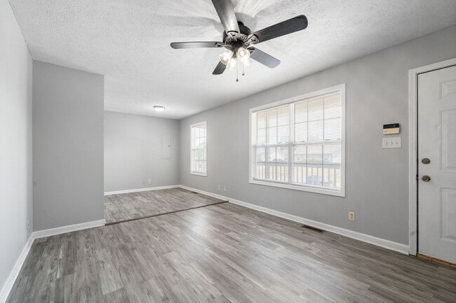 Photo - 339 Pioneer Dr