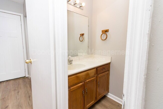 Photo - 7808 Holiday Hills Cir