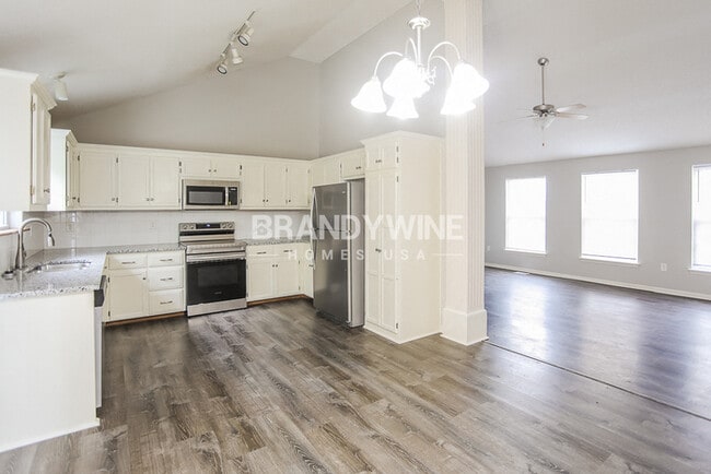 Photo - 615 Patrick Dr