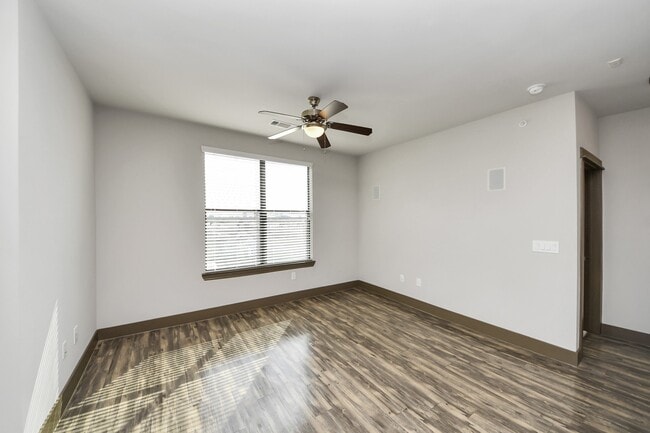 Building Photo - 5454 State St Unit 1614