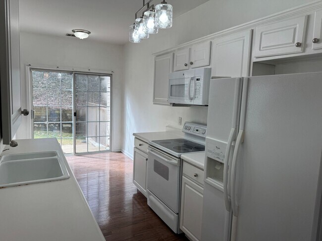 Photo - 3BR Townhome in Brentwood