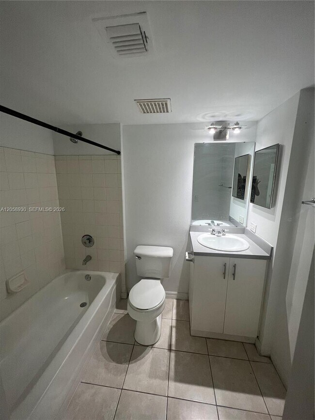 Photo - 2427 Centergate Dr Unit 305