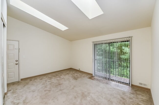 Cranbury Crossing Apartment Homes