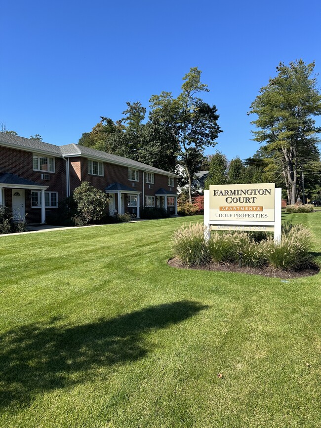 Building Photo - Farmington Court Apartments