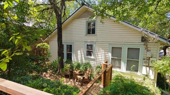 Photo - 1629 Waterston Ave