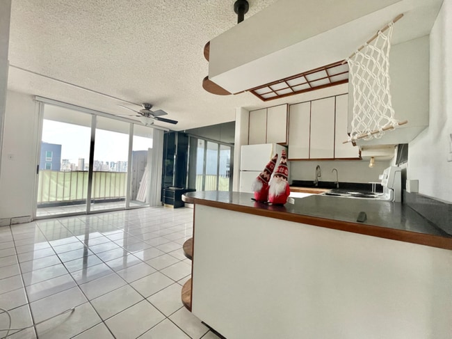 Building Photo - 1914 University Ave