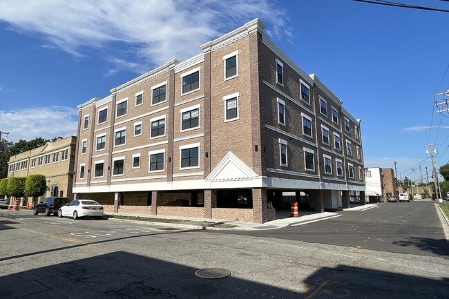 Luxury New Fairfield Metro