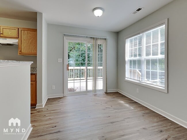 Photo - 500 W 9th St