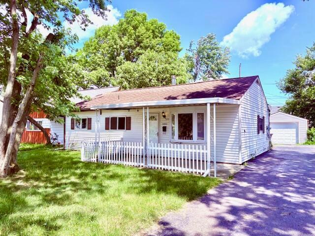 Photo - 4052 Ural Ave