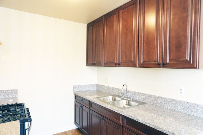 1BR, 1BA-Kitchen