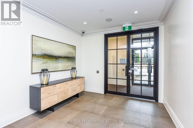 Photo - 571 Prince Edward Dr N Unité 406