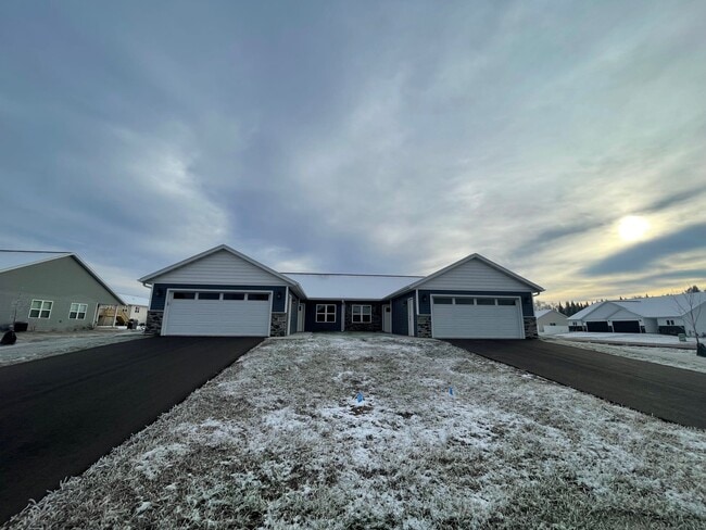 Building Photo - 995 Morning Star Ln