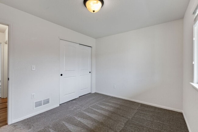 Photo - Spacious 3bd 2ba Greeley Ranch Style Home