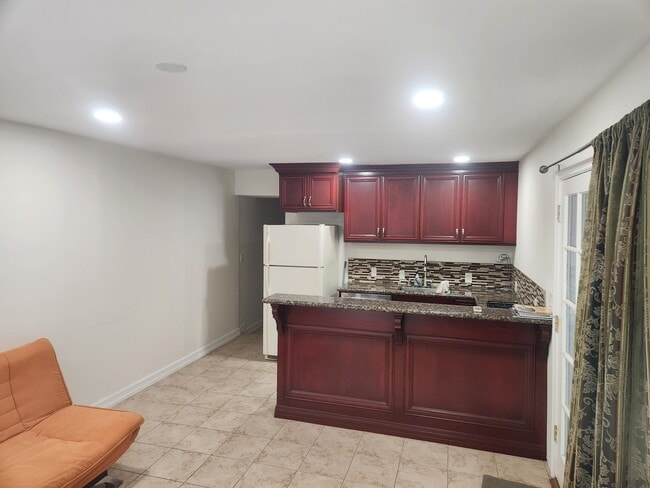 Photo - 5516 Vanalden Ave