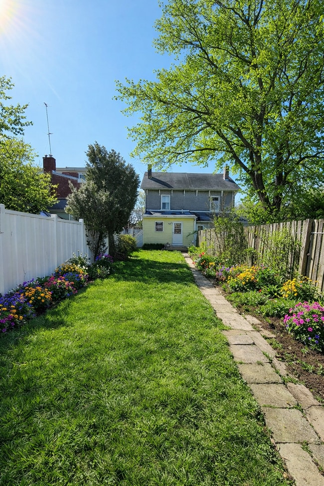 Building Photo - 21 S 4th St