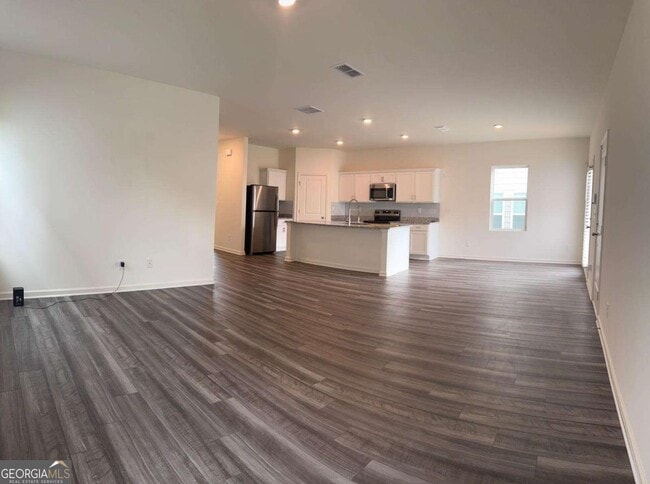 Photo - 145 Hargrave Ave