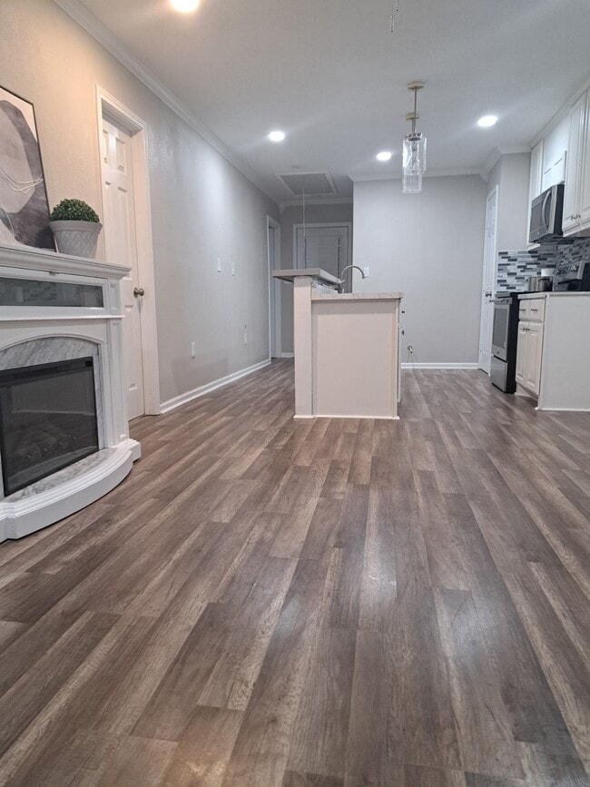2114 N Farm to Market 1486