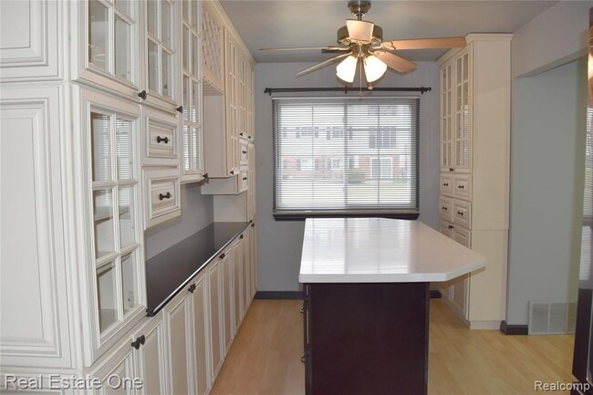 Photo - 460 Baldwin Ave Unidad 41