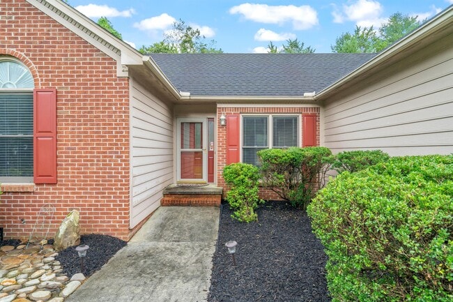 Photo - 8112 Meadowood Ln