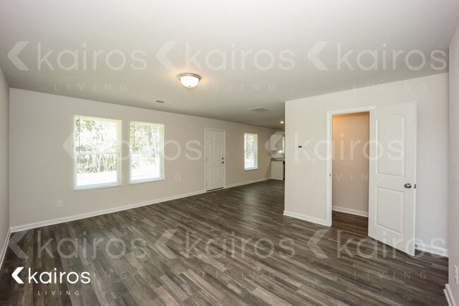 Photo - 234 Fox Chase Wy