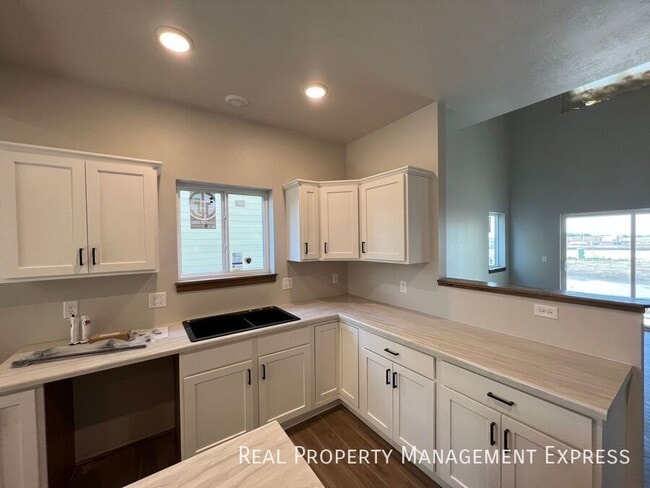 NEW CONSTRUCTION - 3 Bed/2.5 Bath Townhome! - NEW CONSTRUCTION - 3 Bed/2.5 Bath Townhome!