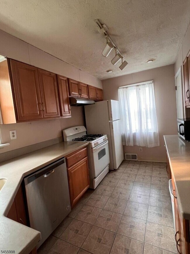 205 Villa Pl