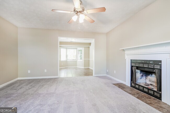 Photo - 3618 Chinaberry Ln