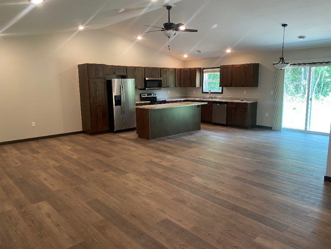 Photo - 940 Crown Ave Townhome