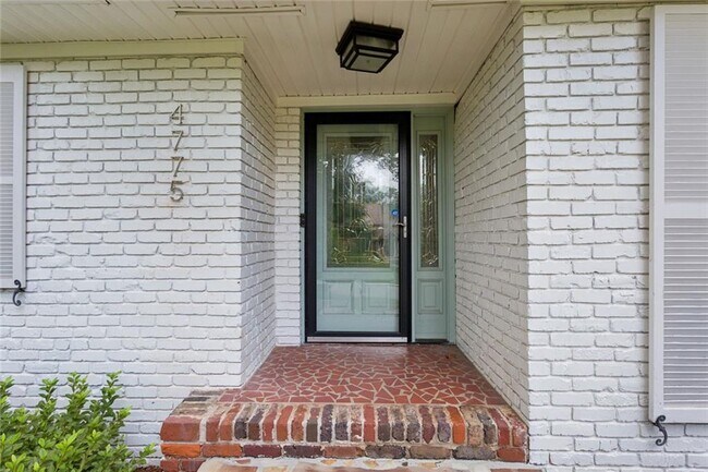 Photo - 4775 Merlendale Ct NW