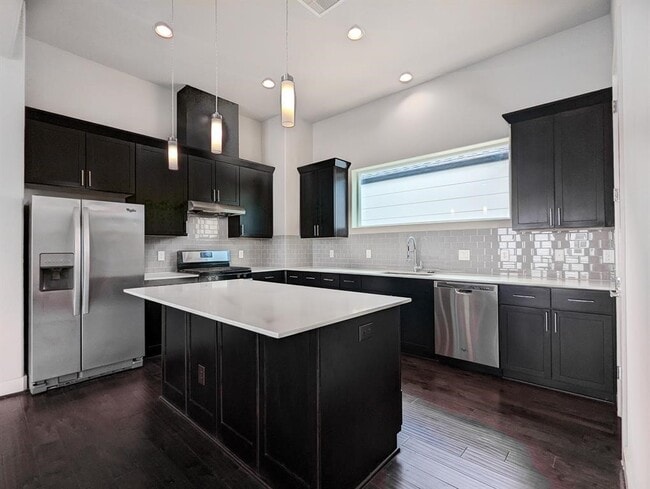 Photo - 1140 W 24th St Unidad E