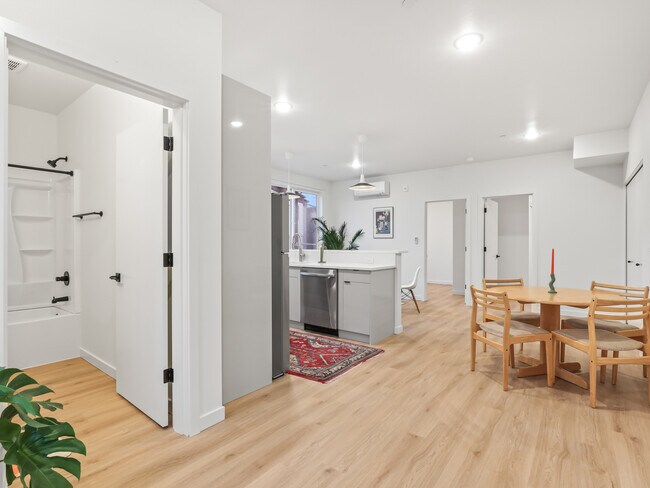 Photo - 485 NE Jessup St