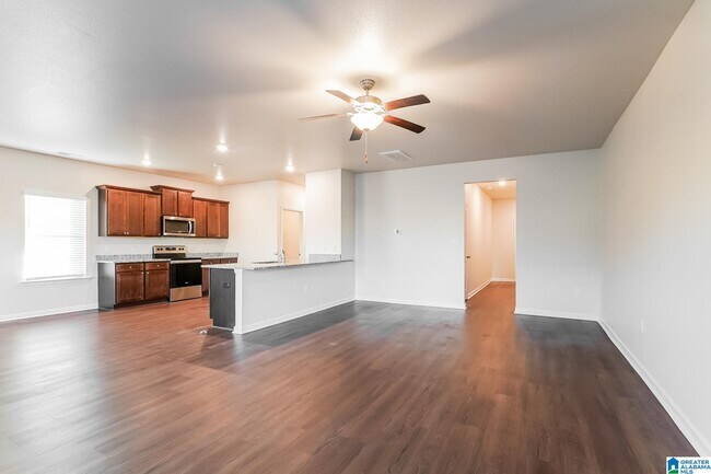 Photo - 1001 Pilgrim Ln