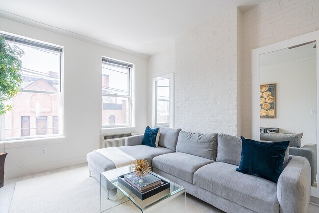 Photo - 512 Observer Hwy Unit 2E