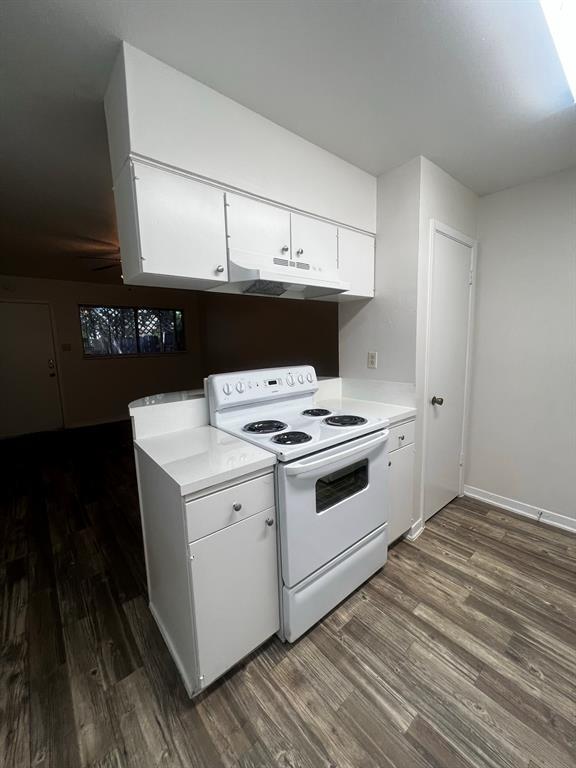 Photo - 1037 E 44th St Unit 205