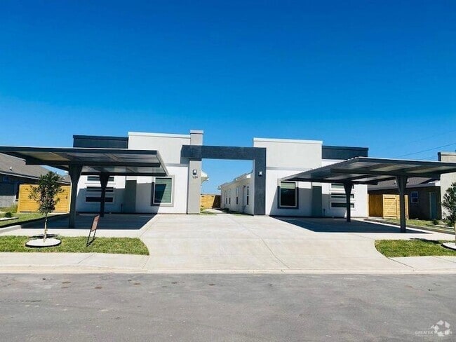 Building Photo - 1721 W Smt Dr Unit 4 Rental
