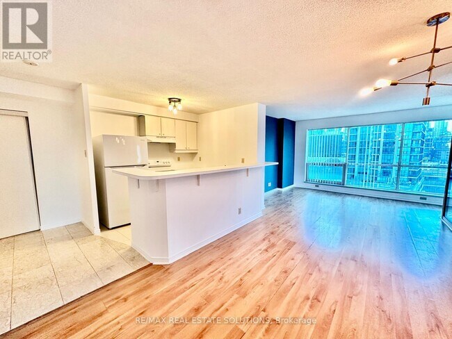 Photo - 10 Yonge St Unité 907