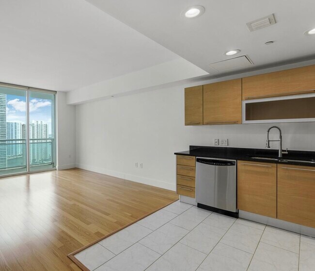 Photo - 950 Brickell Bay Dr Unit 3008