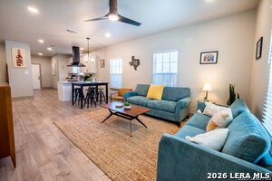 Photo - 1123 S Olive St