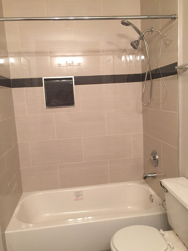 Photo - 3809 E Martin Luther King Jr Blvd Unidad B