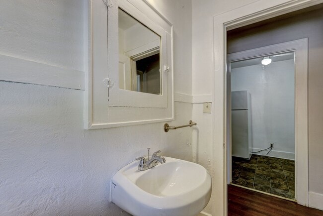 Photo - 1 Bed 1 Bath apartment in Okc close to Plaza District!