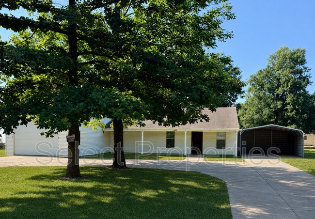 Building Photo - 1306 Barton Ln