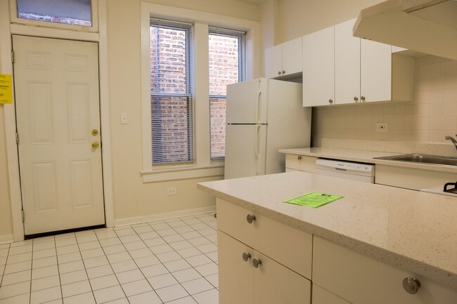 1400 W Taylor Apt 5 - Harris Point Chicago