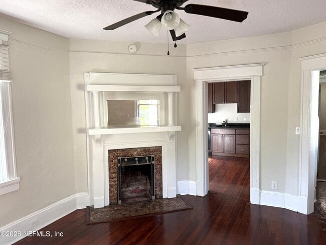 Photo - 2116 Herschel St Unidad A