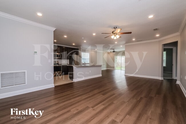 Photo - 6177 Kinlock Ave